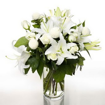 Siirt çiçek servisi , çiçekçi adresleri  1 dal cazablanca 7 adet beyaz gül vazosu