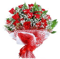 11 kırmızı gülden buket  Siirt internetten çiçek satışı 