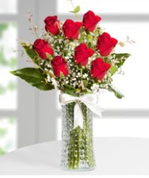 7 Adet vazoda kırmızı gül sevgiliye özel  Siirt çiçek yolla 