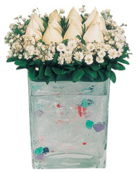  Siirt çiçek gönderme sitemiz güvenlidir  7 adet beyaz gül cam yada mika vazo tanzim