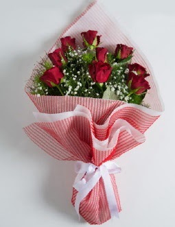 9 adet kırmızı gülden buket  Siirt yurtiçi ve yurtdışı çiçek siparişi 